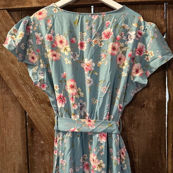 New Women's Large Ranlege Sage Green Floral Maxi Dress V-Neck Flutter Sleeves - Picture 3 of 9